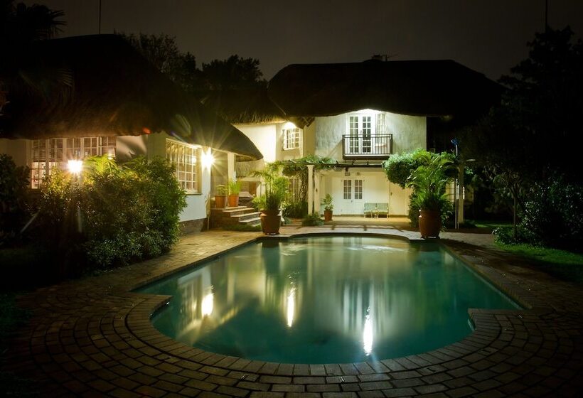 פנסיון Summerhill Guest Estate