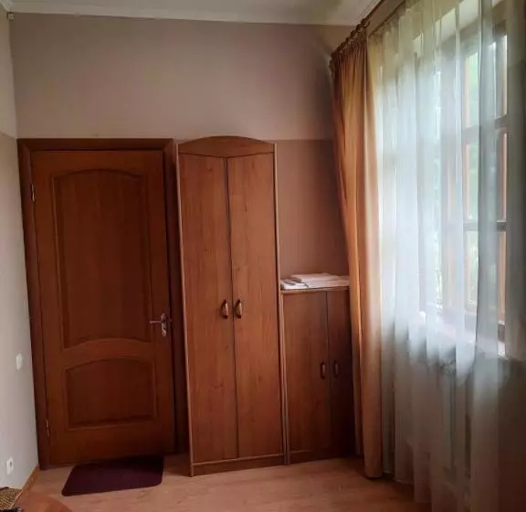 Retkeilymaja Slavyanskiy Club