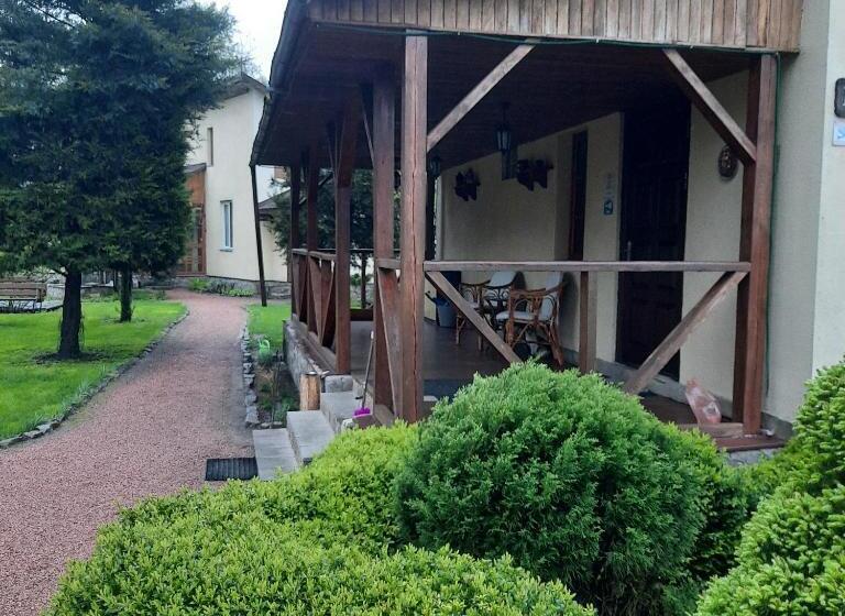 Retkeilymaja Slavyanskiy Club