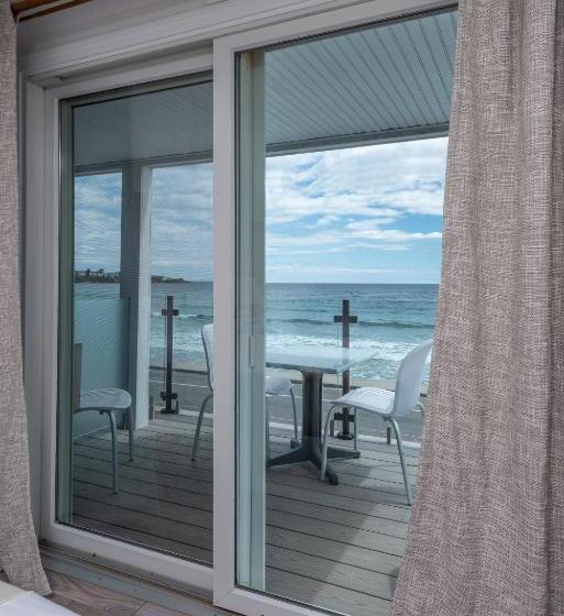 הוסטל Stones Throw