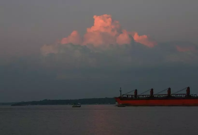 Auberge Noble Waterfront Suites