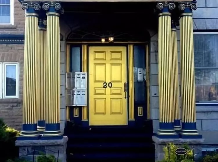 Auberge Noble Waterfront Suites