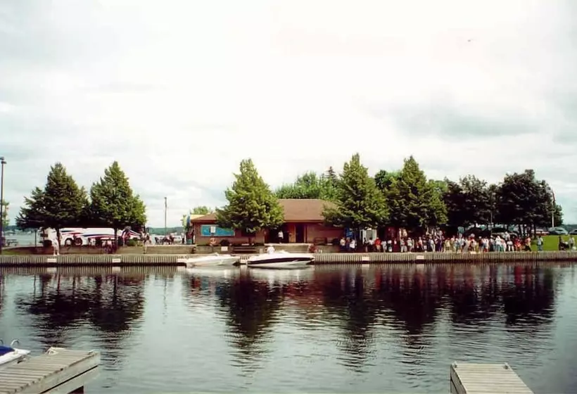 Auberge Noble Waterfront Suites