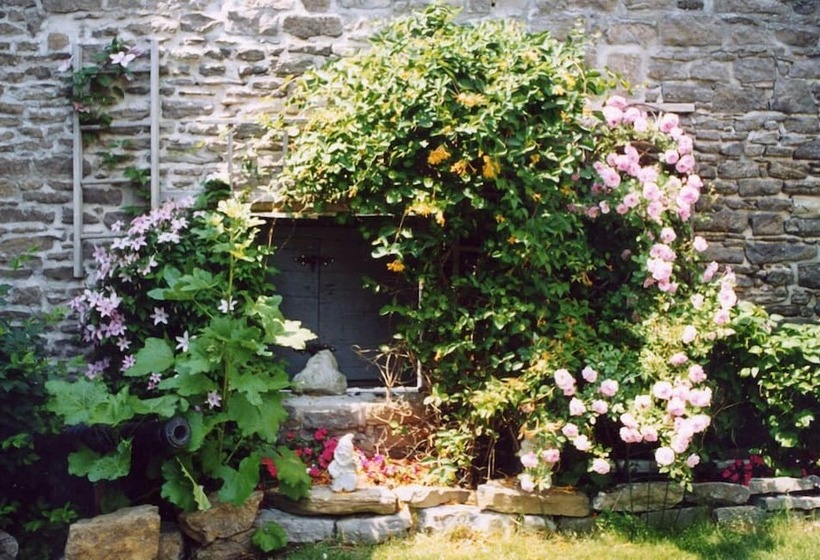 ユースホステル Noble Waterfront Suites