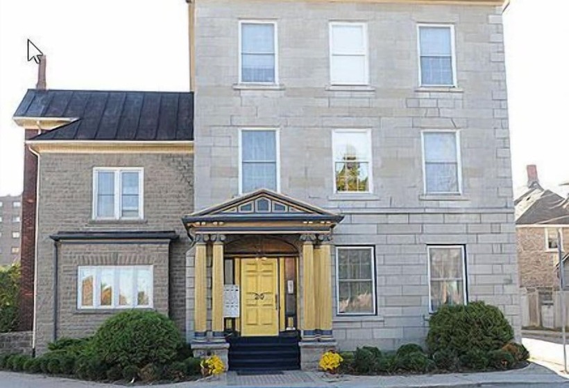 ユースホステル Noble Waterfront Suites