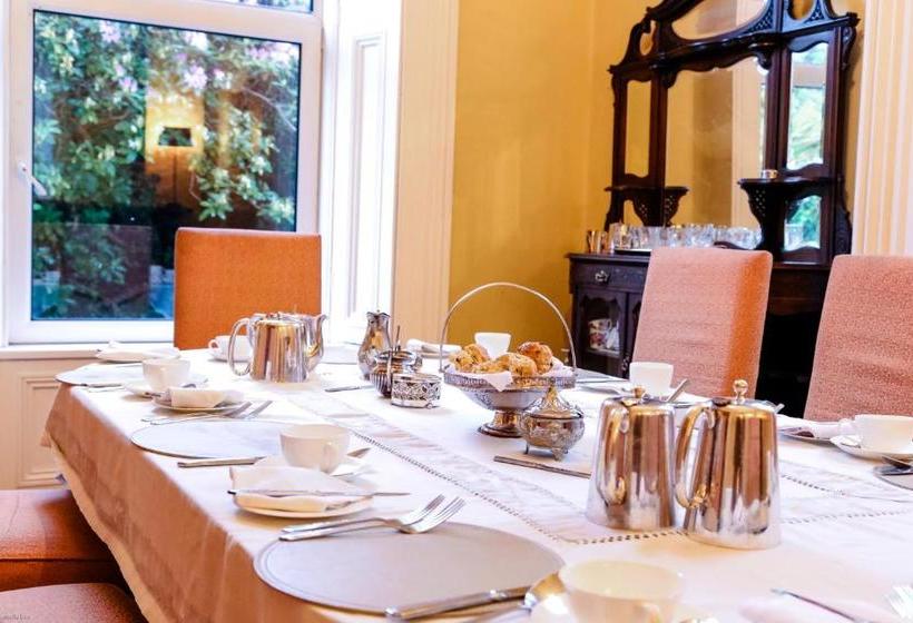 Bed and Breakfast Knockeven House