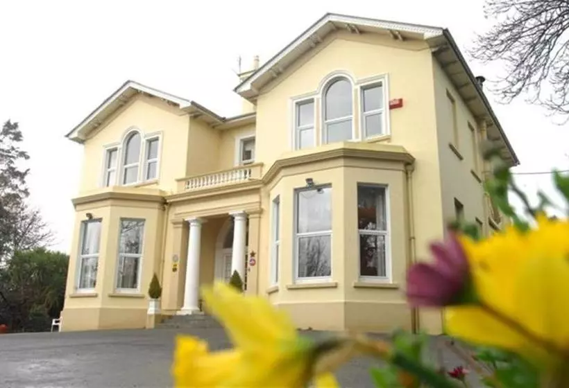Aamiaismajoitus (B&B) Knockeven House