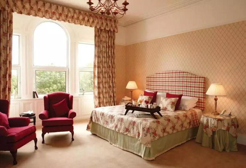 Aamiaismajoitus (B&B) Knockeven House