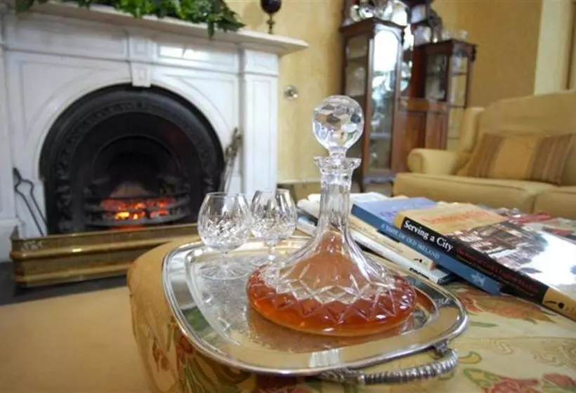 Aamiaismajoitus (B&B) Knockeven House