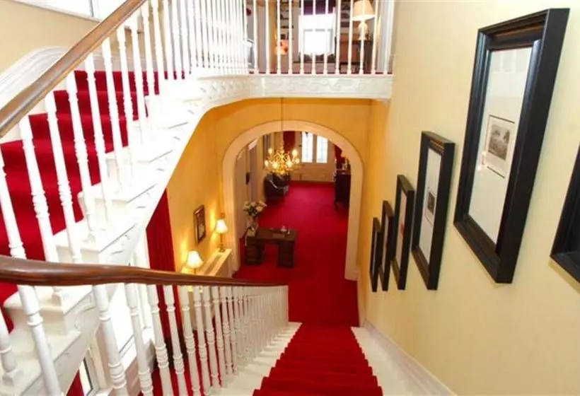 Aamiaismajoitus (B&B) Knockeven House