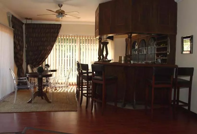 ペンション Aalwyns Guesthouse