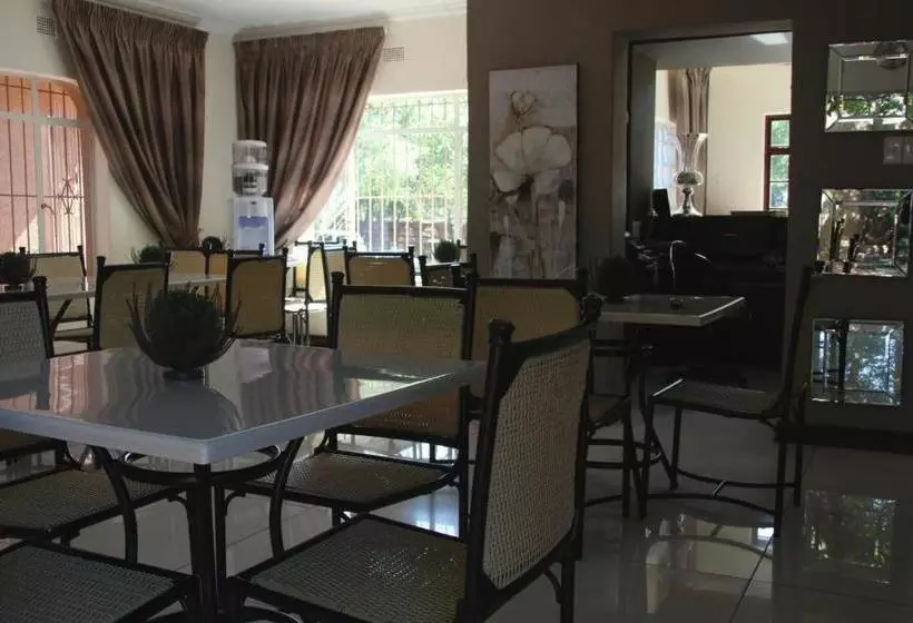 ペンション Aalwyns Guesthouse