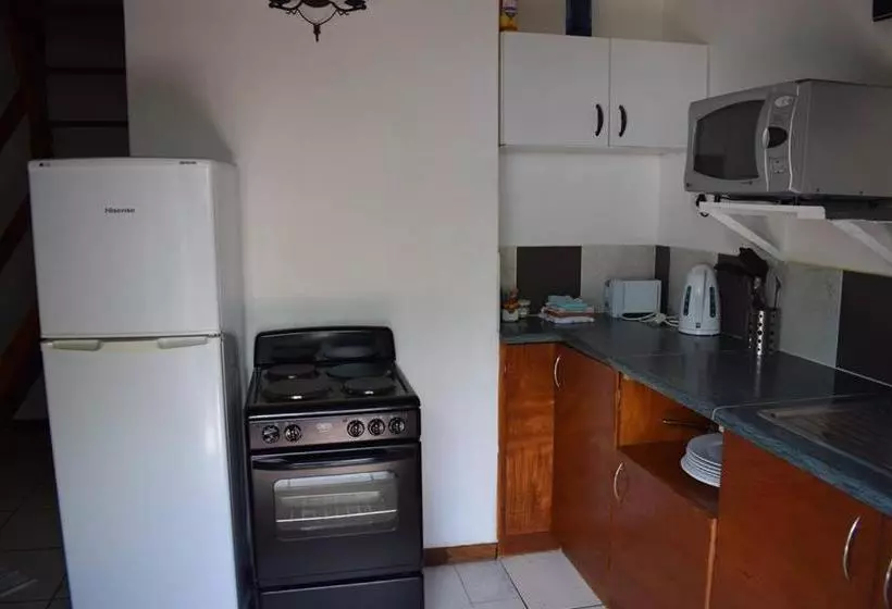 ペンション Khaya La Manzi Guest Lodge