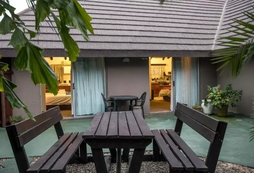 ペンション Khaya La Manzi Guest Lodge