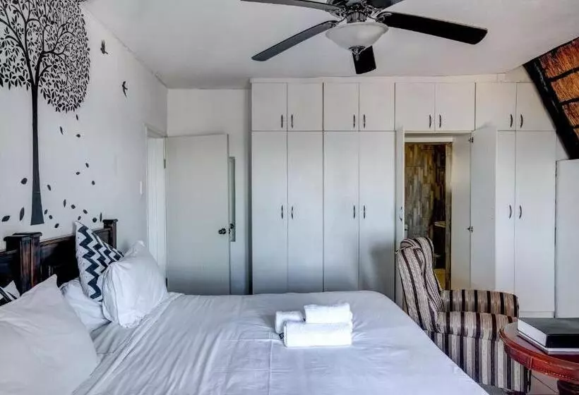 ペンション Khaya La Manzi Guest Lodge