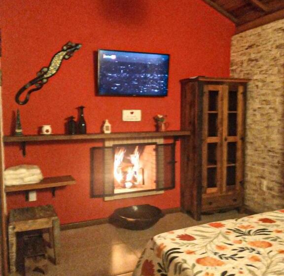 بنسيون Nas Nuvens Hospedaria