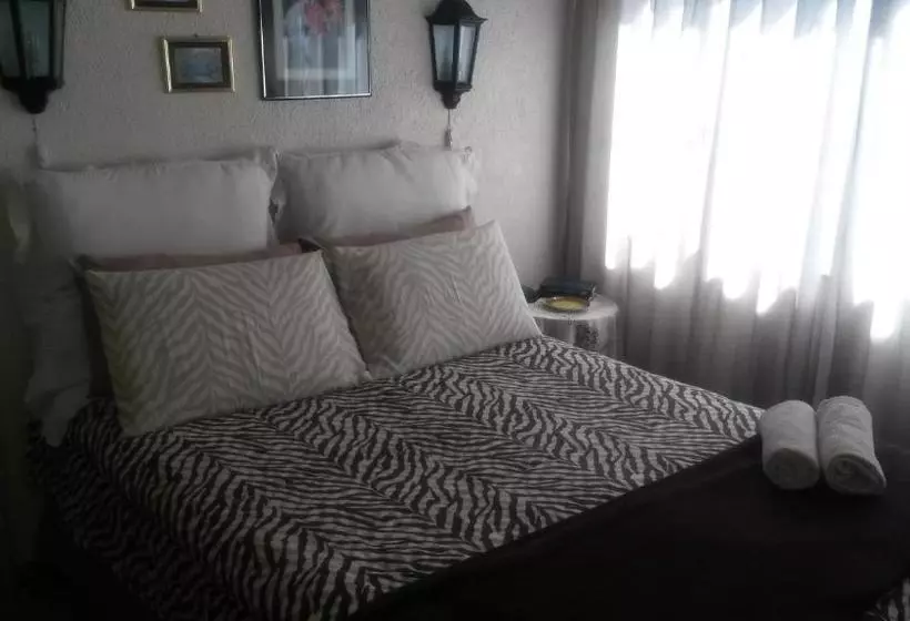 Majatalo Onze Rust Guest House And Caravanpark