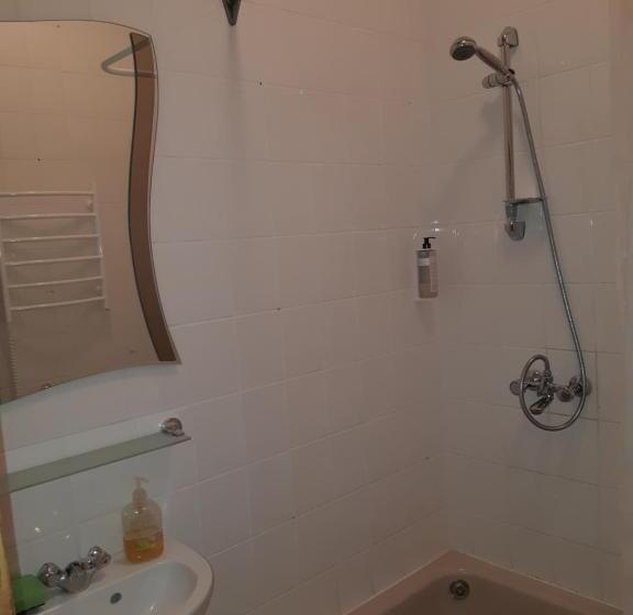 پانسیون Simon Dach Haus