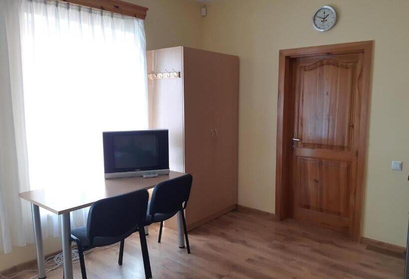 پانسیون Simon Dach Haus