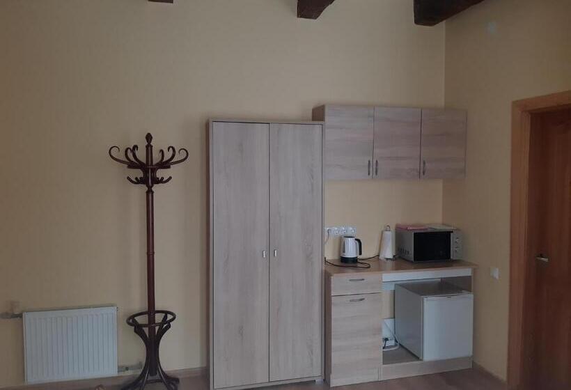 پانسیون Simon Dach Haus