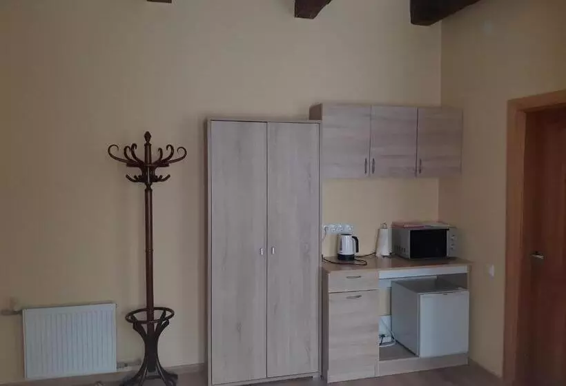 پانسیون Simon Dach Haus