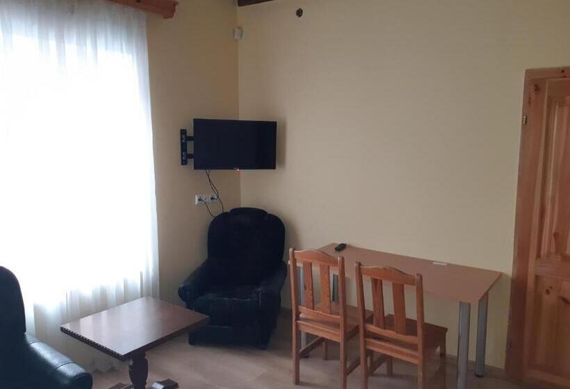 پانسیون Simon Dach Haus