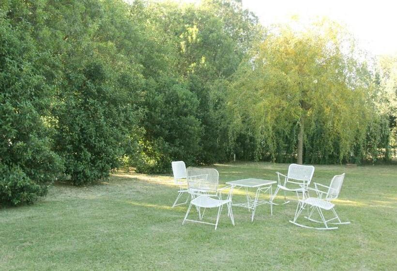 Pueblo Santo, Cabañas & Suites