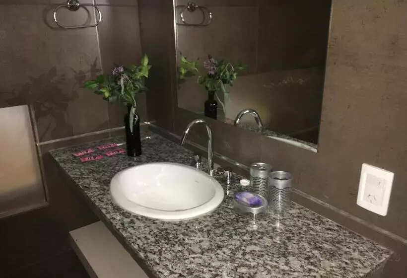 Pueblo Santo, Cabañas & Suites