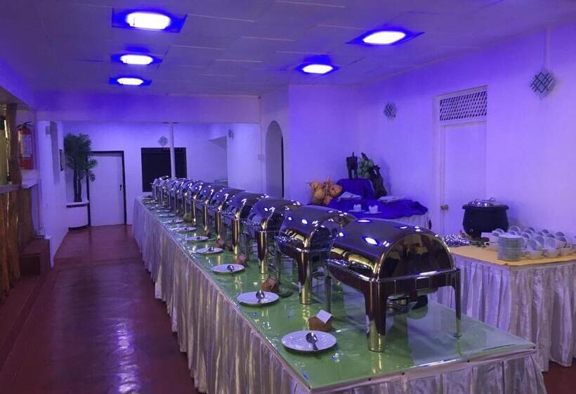 Acme Grand Hotel Habarana