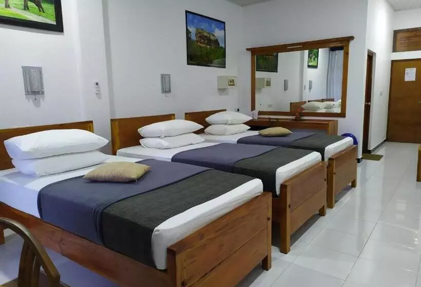 Acme Grand Hotel Habarana