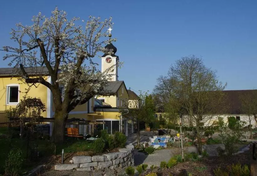 Retkeilymaja Natur.gut Gartner