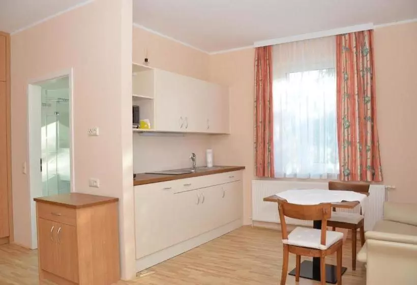 Retkeilymaja Natur.gut Gartner