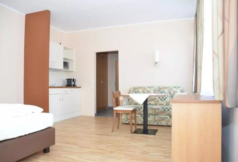 Retkeilymaja Natur.gut Gartner