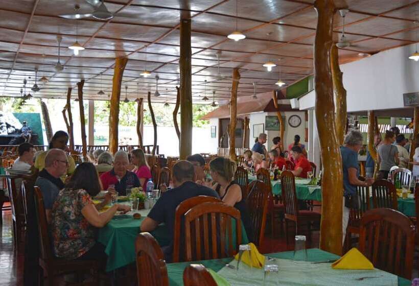 Acme Grand Hotel Habarana