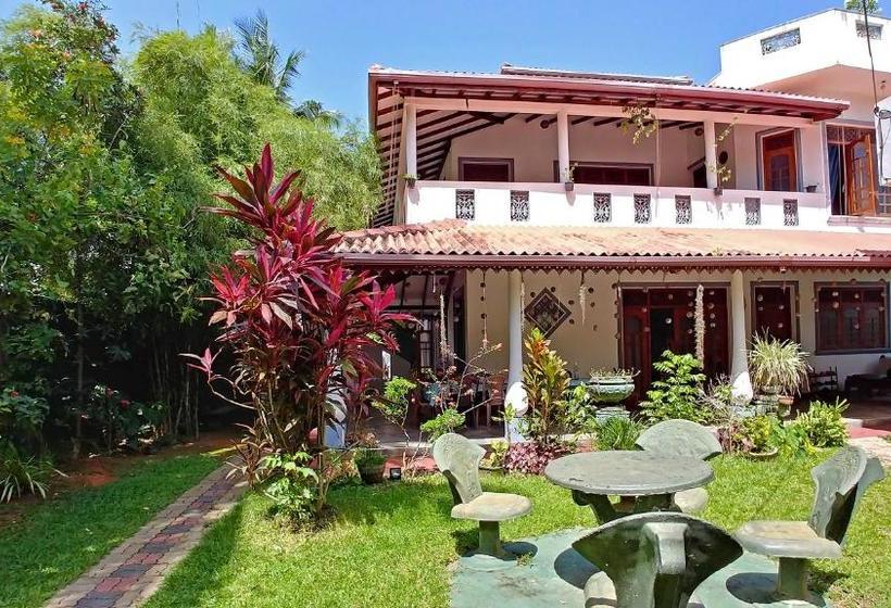 פנסיון Guest House Basilea