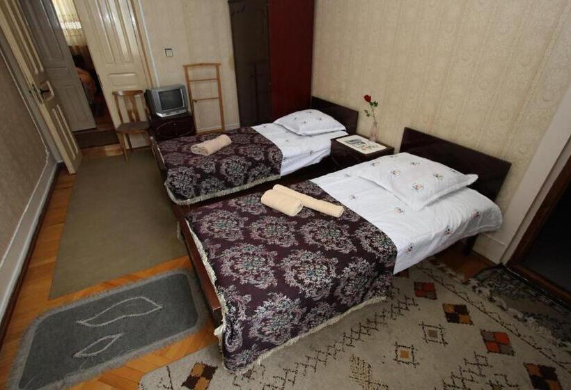 بنسيون Guesthouse Goliati