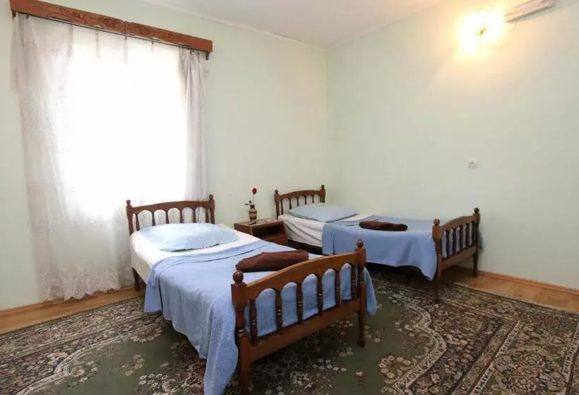 پانسیون Guesthouse Goliati