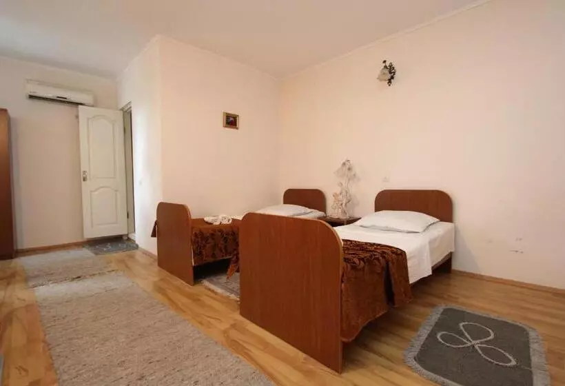 پانسیون Guesthouse Goliati