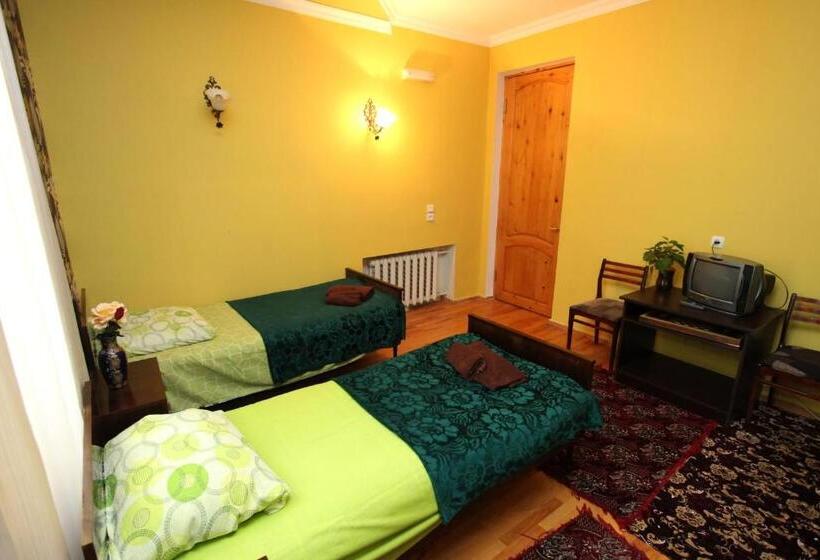 بنسيون Guesthouse Goliati