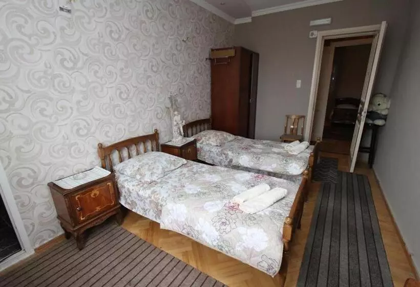 پانسیون Guesthouse Goliati
