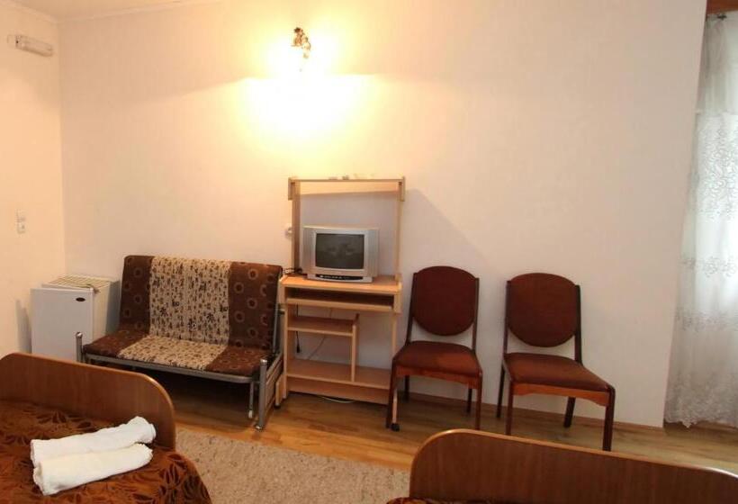 بنسيون Guesthouse Goliati