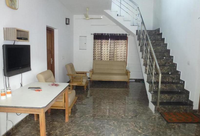 بنسيون Southcanal Holidays