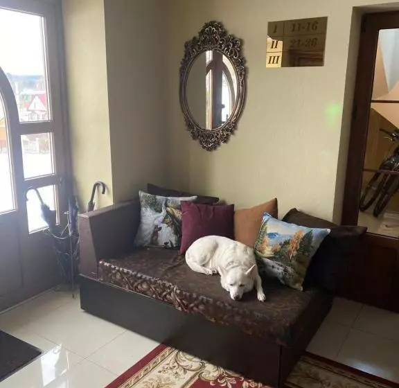 ペンション Three Korony