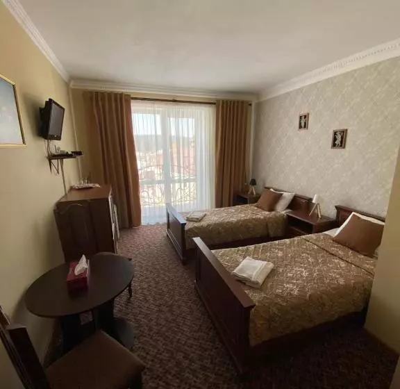 ペンション Three Korony