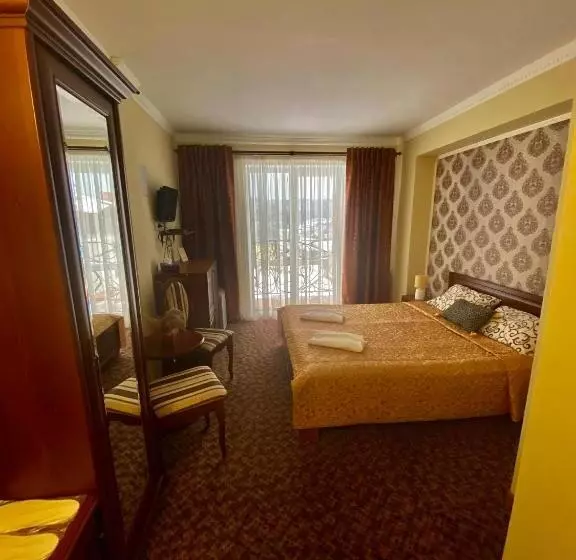 ペンション Three Korony