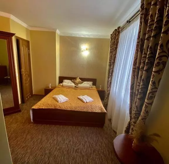 ペンション Three Korony