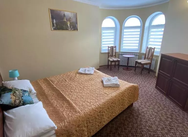 ペンション Three Korony