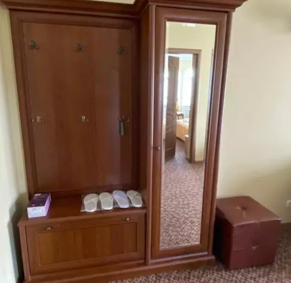 ペンション Three Korony