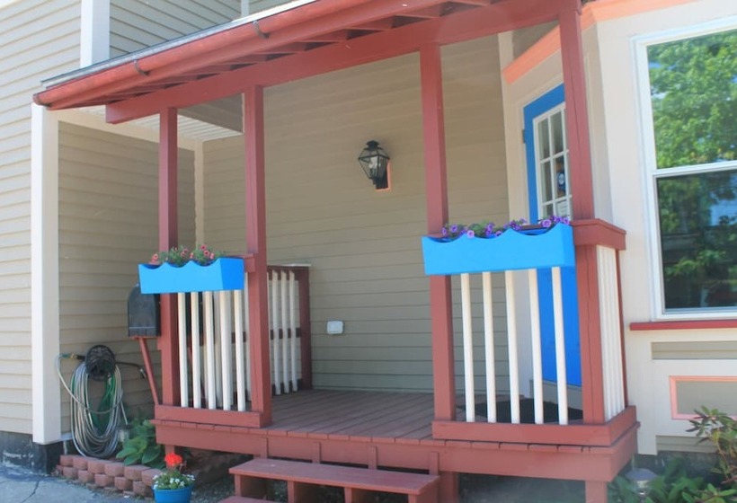 Strictly Moose Luxury Vacation Suites