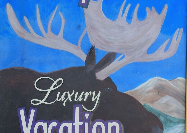 Strictly Moose Luxury Vacation Suites